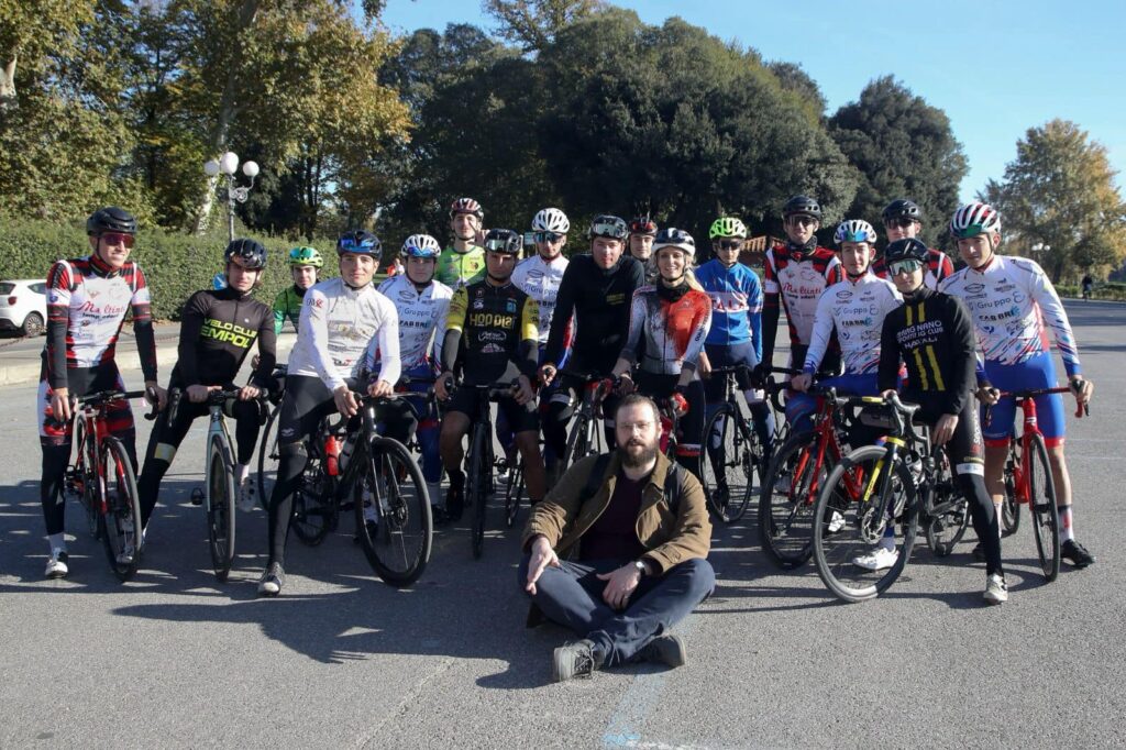 Video di sensibilizzazione per la sicurezza stradale durante le gare ciclistiche Video di sensibilizzazione per la sicurezza stradale durante le gare ciclistiche