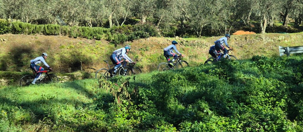 Allenamento di gruppo sul Serra e Vitolini Allenamento di gruppo sul Serra e Vitolini